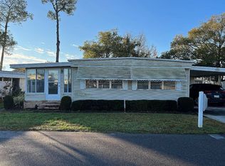 176 N Lake Dr, Leesburg, FL 34788