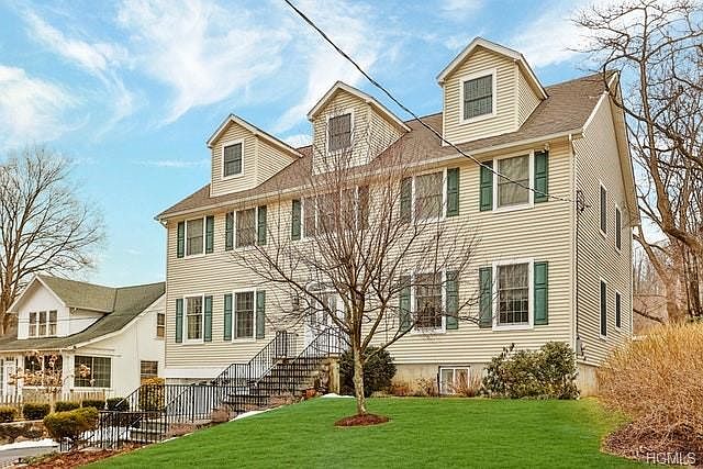 1st image of 584 Manhattan Ave