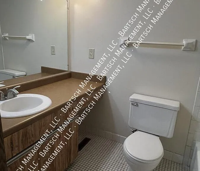4135 N 104th St #8 — Photo 12