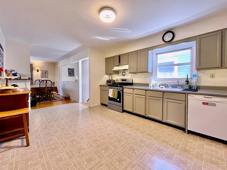 431 Manila Ave #3 — Photo 11
