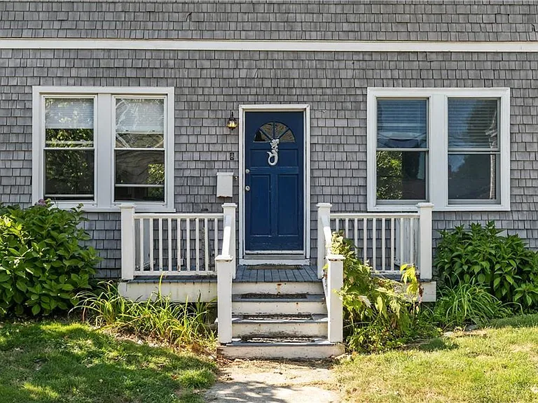 8 Johnson Ct #A — Photo 1