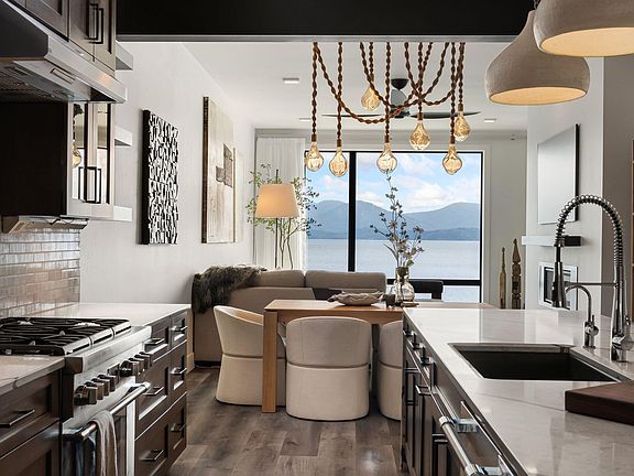 4th image of 802 Sandpoint Ave #8301