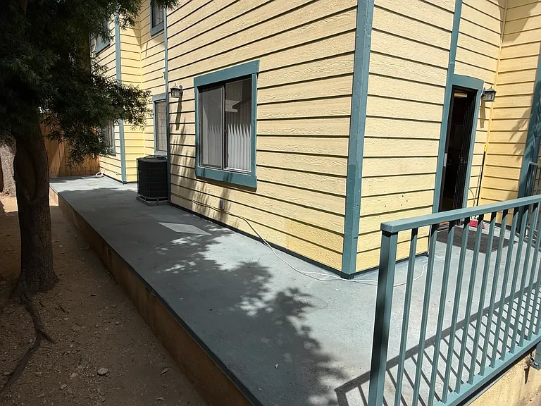 518 N Mentor Ave #106 — Photo 8