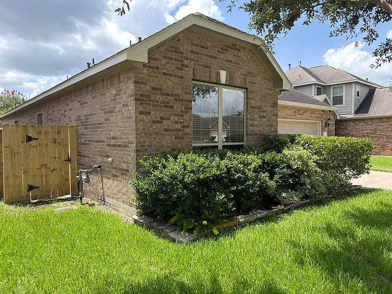 3419 Selene Dr — Photo 31