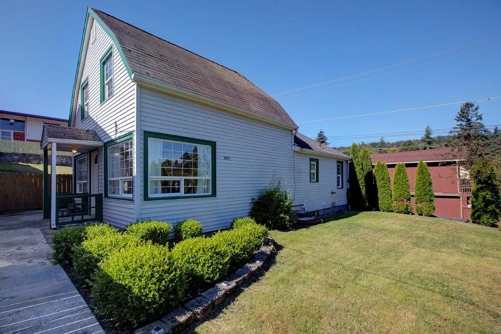 Charming 2 Bed | 2 Bath Country Charmer — Photo 1