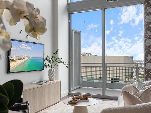 4th image of 690 SW 1st Ct #Penthouse 124