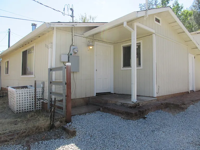 1108 Central Ave — Photo 2