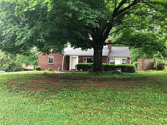 3rd image of 715 Victor Dr