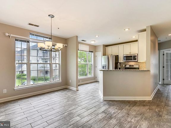 3rd image of 43114 Watercrest #205