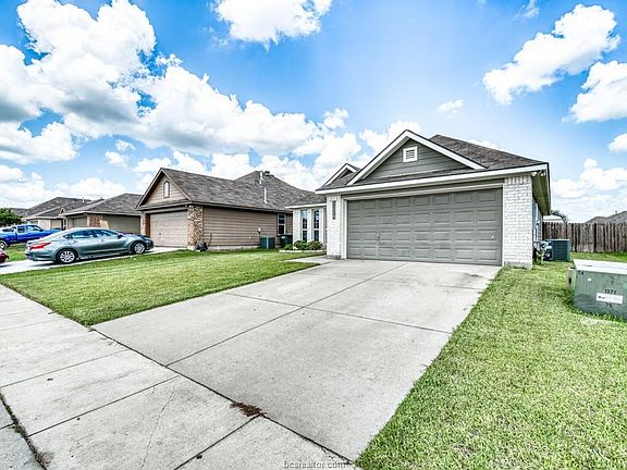 3rd image of 5215 Sagewood Dr