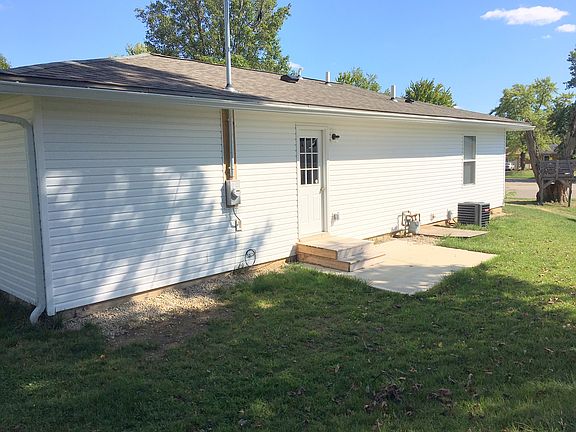 3rd image of 1121 Nunnery Dr