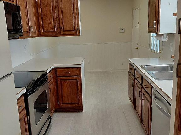 4th image of 2012 Hawken Dr