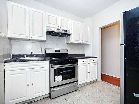 2nd image of 2492 7th Ave APT 6