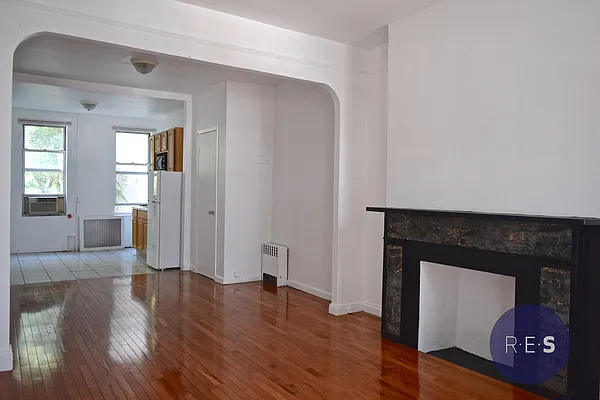 Rented by RES New York | media 22