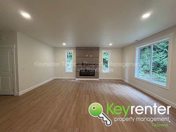 3rd image of 16517 48th St NW