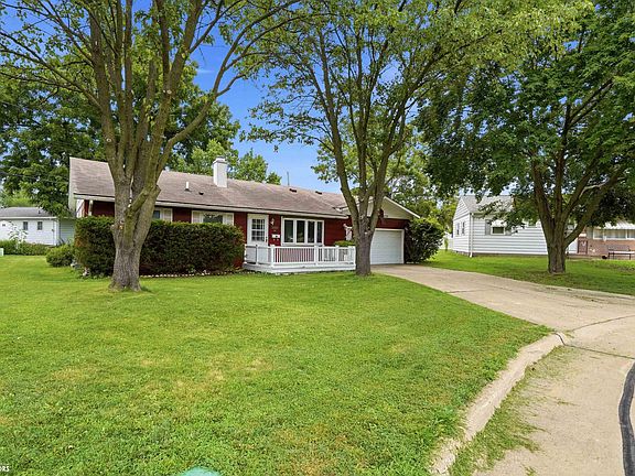 3rd image of 422 Longmeadow Dr