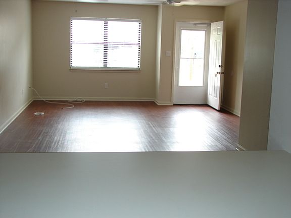 2nd image of 347 Mercedes Ave