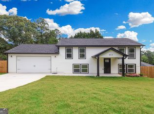 932 Brian Ln, Forest Park, GA 30297