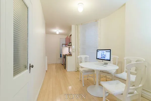 Rented by Bryan L Rozencwaig, LREB | media 32