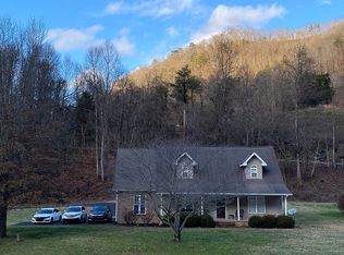63 Red Bud Ln, Elkhorn City, KY 41522