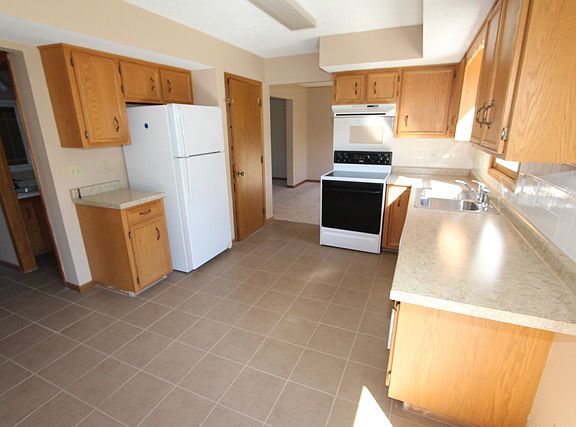 4th image of 401 Candlewick Blvd SE