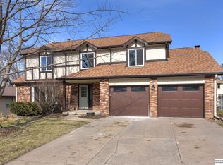 15018 Brookside Cir, Omaha, NE 68144