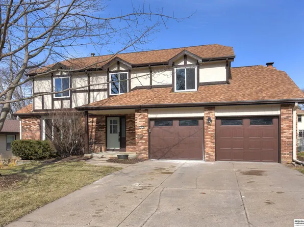 15018 Brookside Cir, Omaha, NE 68144