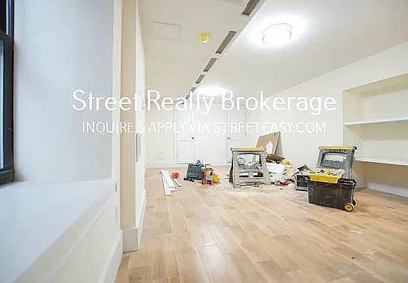 3rd image of 294 W 92nd St #1G