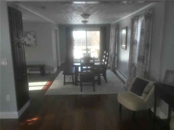 5th image of 153 Greenwood St