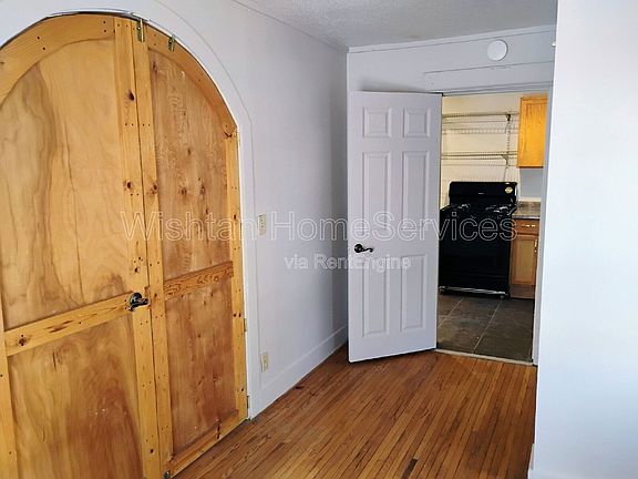 2nd image of 1086 N Cedar St APT 2