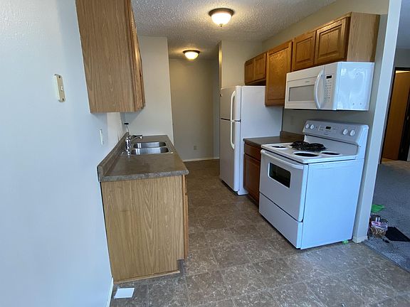 3rd image of 1151 Prairie Pkwy #5