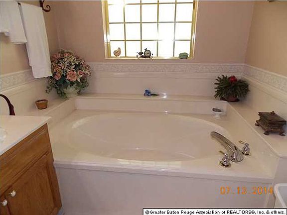 5th image of 19326 Scivique Ln