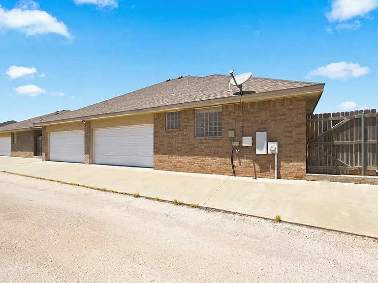5513 Carmel Ct — Photo 41
