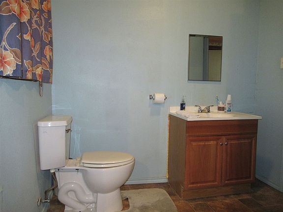 5th image of 323 Crawford St