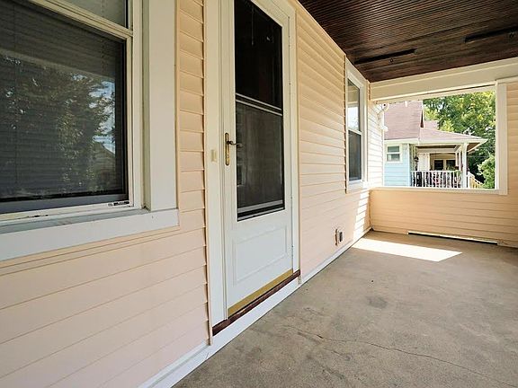 4th image of 7424 Phoenix Ave