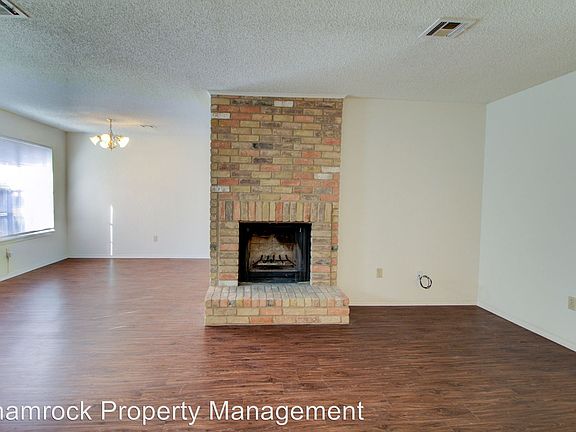 4th image of 902 Briar Dr
