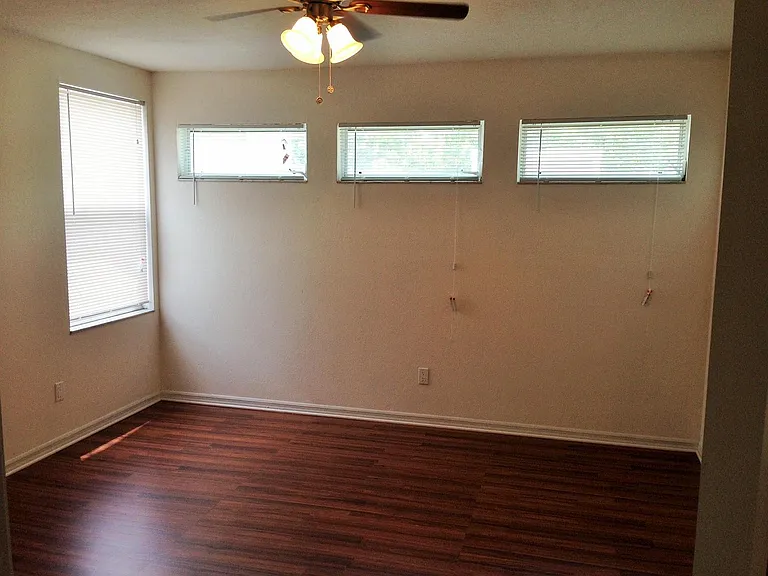 Upstairs primary bedroom