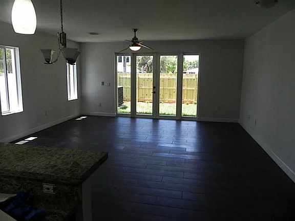 3rd image of 323 SW 11th St