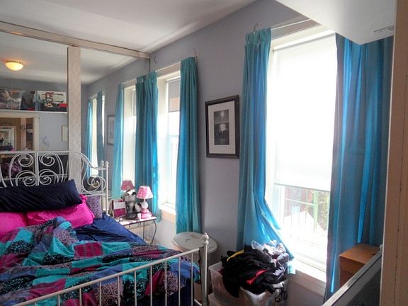 3rd image of 141 Bay 26th St APT 3R