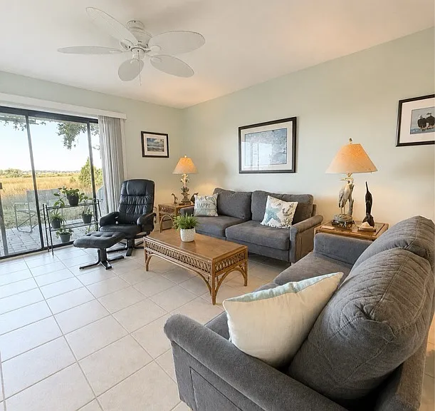 131 Rio Del Mar St — Photo 3