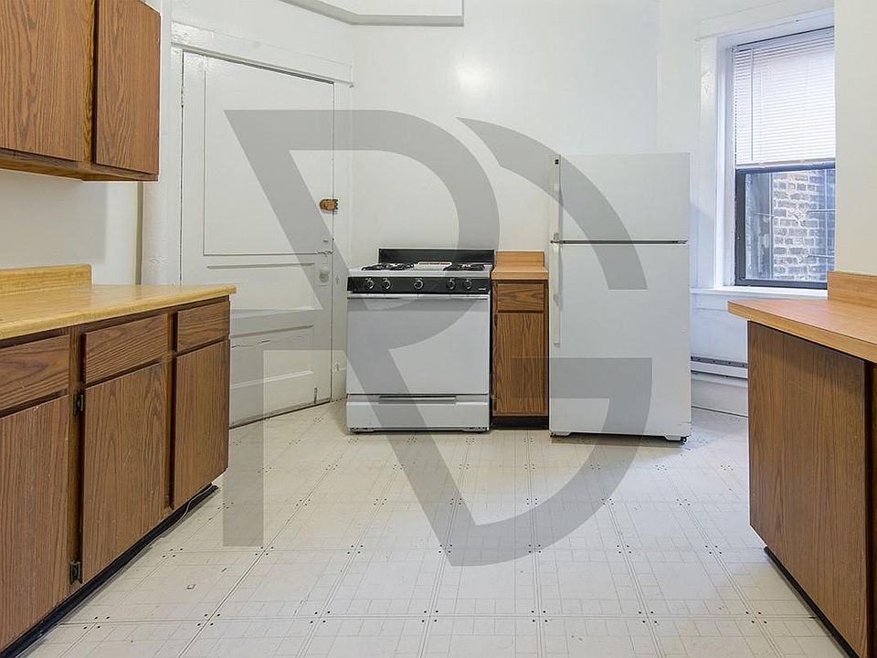 1st image of 428 W Belden Ave #U04