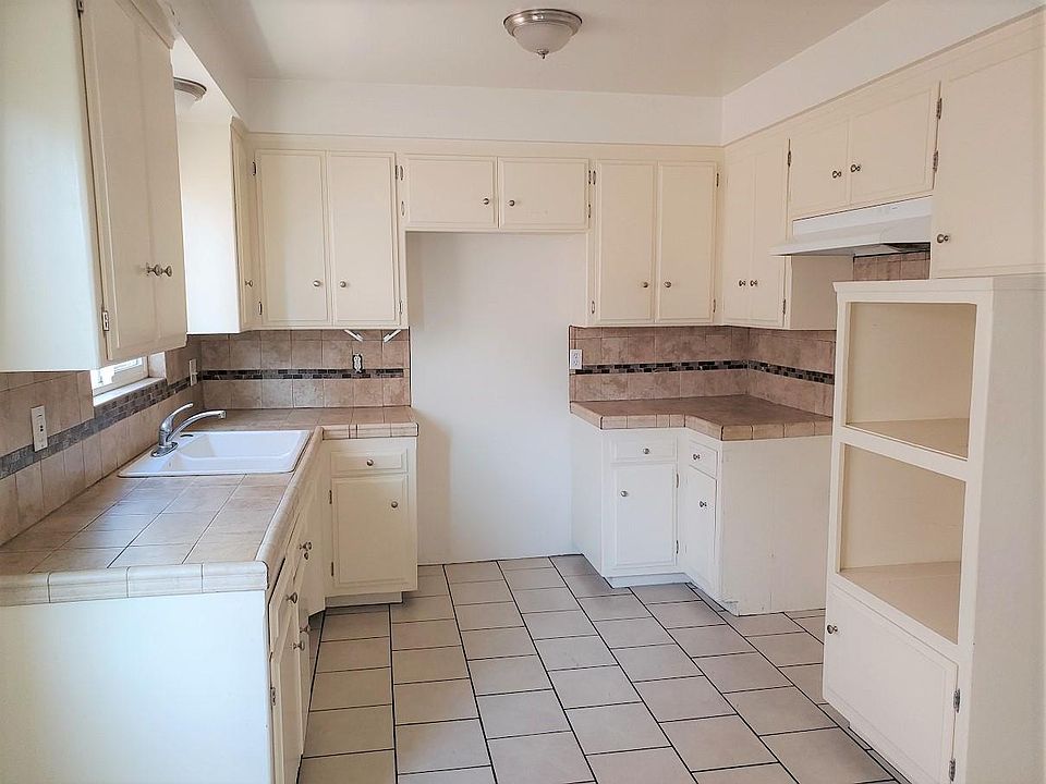 1st image of 4102 W 118th St APT E