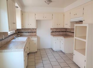 4102 W 118th St APT E, Hawthorne, CA 90250