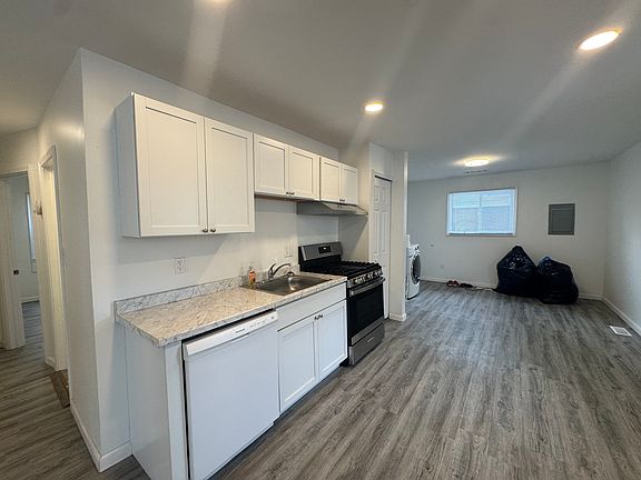5th image of 560 E Kalama Ave