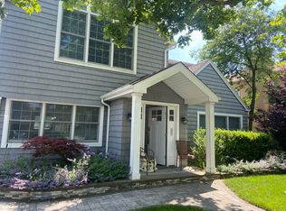 1697 Bay Blvd, Atlantic Beach, NY 11509
