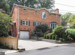 2808 25th St N, Arlington, VA 22207
