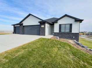 6301 12th Avenue Pl, Kearney, NE 68845