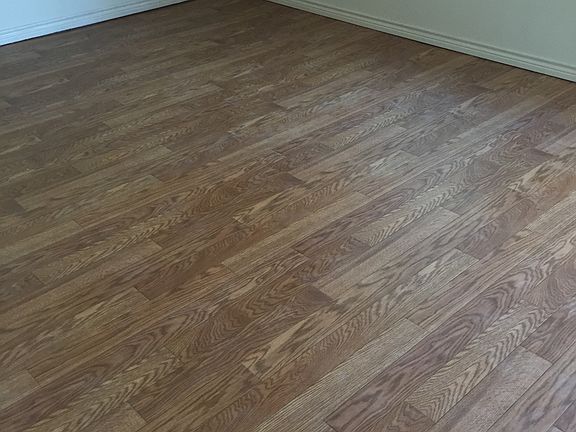 4th image of 946 W Green St