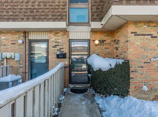 7421 Country Brook Dr, Indianapolis, IN 46260