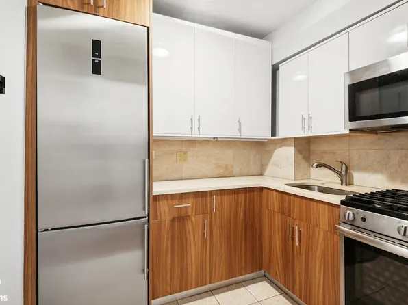 649 Second Avenue image 2 of 6